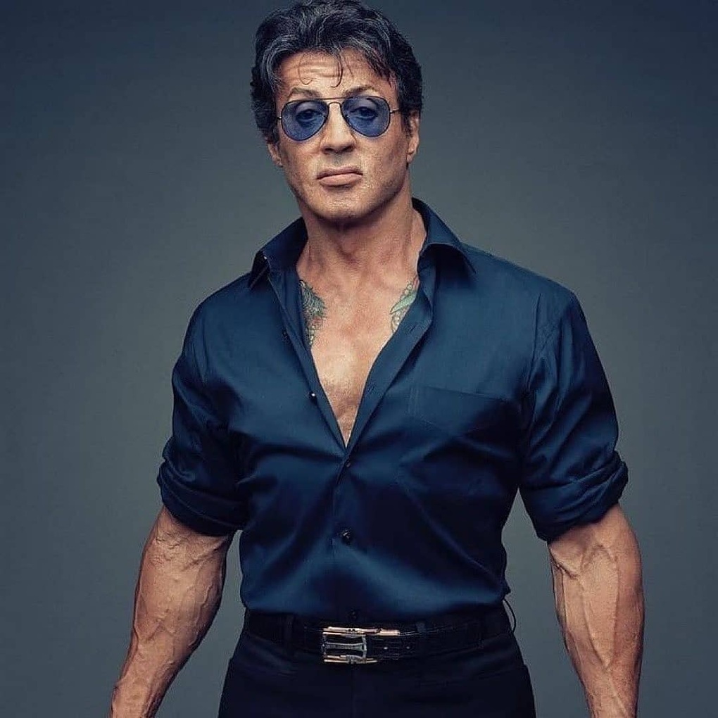 Tài tử Sylvester Stallone thay các con gái viết tin nhắn chia tay bạn trai - 4 Tài tử Sylvester Stallone thay các con gái viết tin nhắn chia tay bạn trai - 4