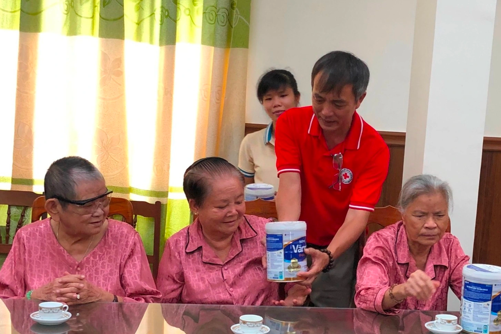 Bí thư Bình Định: Hoạt động nhân đạo cần cán bộ có tâm, biết cảm thông - 3 Bí thư Bình Định: Hoạt động nhân đạo cần cán bộ có tâm, biết cảm thông - 3
