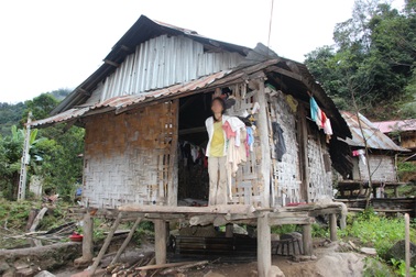 Sống mòn ở bản có hơn nửa số hộ nghiện thuốc phiện