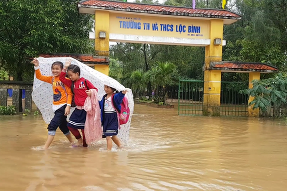 Học sinh Thừa Thiên Huế, Quảng Trị được nghỉ học ngày 8/10 - 1 Học sinh Thừa Thiên Huế, Quảng Trị được nghỉ học ngày 8/10 - 1