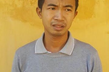 Mua 30 kg pháo nổ do Trung Quốc sản xuất