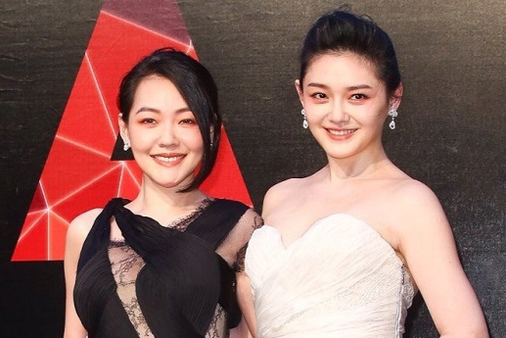 Chị em Từ Hy Viên thắng kiện người tung tin họ dùng ma túy - 1 Chị em Từ Hy Viên thắng kiện người tung tin họ dùng ma túy - 1