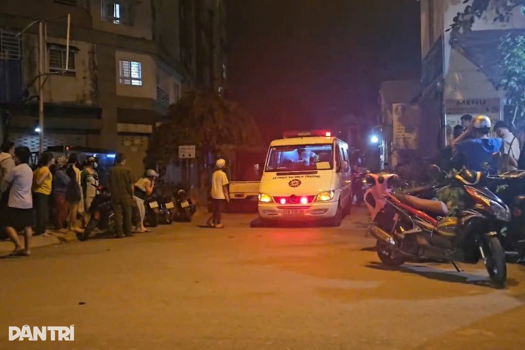 Nam sinh rơi từ tầng 10 chung cư ở TPHCM - 1 Nam sinh rơi từ tầng 10 chung cư ở TPHCM