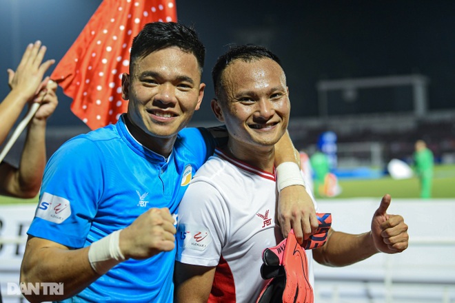 Viettel vô địch V-League 2020: Bản lĩnh và niềm tự hào truyền thống - 16 Viettel vô địch V-League 2020: Bản lĩnh và niềm tự hào truyền thống - 16