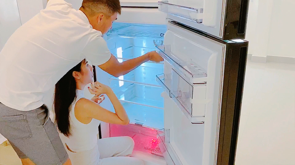 Tủ lạnh mới nhà Thủy Tiên có gì đặc biệt? - 2 Tủ lạnh mới nhà Thủy Tiên có gì đặc biệt? - 2
