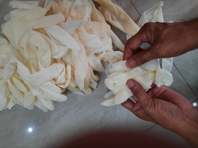 Thu giữ hàng triệu chiếc khẩu trang, găng tay trôi nổi - Ảnh 1. Thu giữ hàng triệu chiếc khẩu trang, găng tay trôi nổi - Ảnh 1.