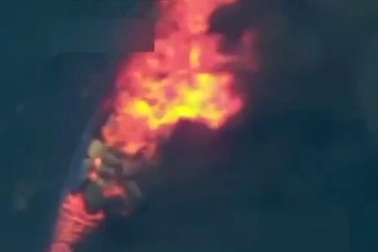 Khoảnh khắc Mỹ đánh chìm "tàu chở ma túy" theo lệnh Tổng thống