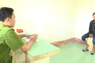 Hết tiền “hít keo”, nam thanh niên đột nhập cửa hàng ăn uống trộm tài sản