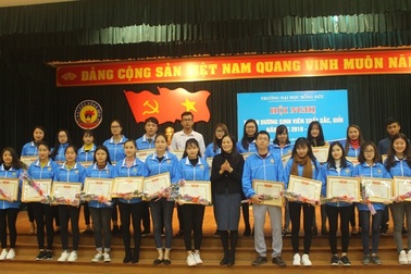 Thanh Hóa: Thu hút, tạo nguồn cán bộ từ sinh viên tốt nghiệp xuất sắc