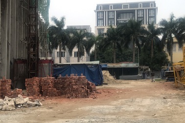 Thang tời rơi tự do từ tầng cao, nhiều công nhân nhập viện cấp cứu