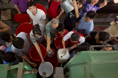 Chung cư Thanh Hà bị cắt nước: Người dân có thể khởi kiện?