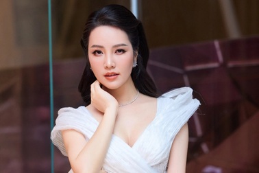 Á hậu Thụy Vân chia sẻ nguyên tắc "bất di bất dịch" khi dẫn chương trình