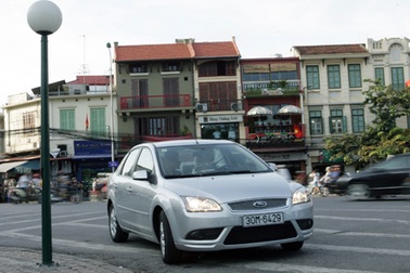 Thị trường ô tô lắp ráp trong nước tháng 6: Khởi sắc