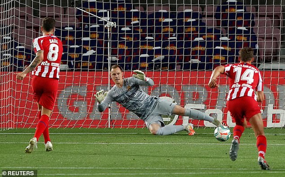 Messi ghi bàn, Barcelona hòa Atletico trong trận cầu có 3 quả penalty - 5 Messi ghi bàn, Barcelona hòa Atletico trong trận cầu có 3 quả penalty - 5