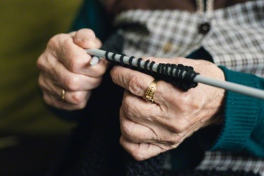 Người già cô đơn