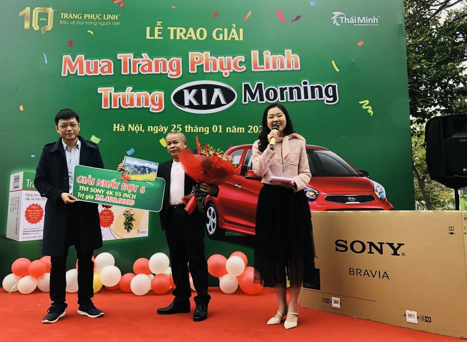 Tràng Phục Linh Plus trao ô tô cho khách hàng trúng thưởng - 4 Tràng Phục Linh Plus trao ô tô cho khách hàng trúng thưởng - 4