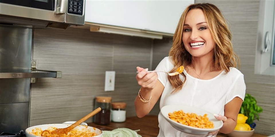Ngưỡng mộ dáng vóc gợi cảm của đầu bếp 50 tuổi Giada De Laurentiis - 9 Ngưỡng mộ dáng vóc gợi cảm của đầu bếp 50 tuổi Giada De Laurentiis - 9