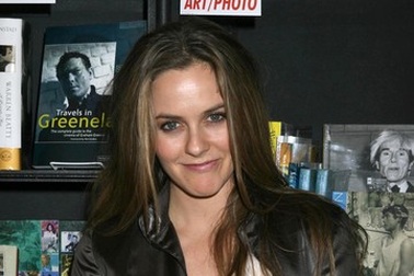 Alicia Silverstone mang bầu
