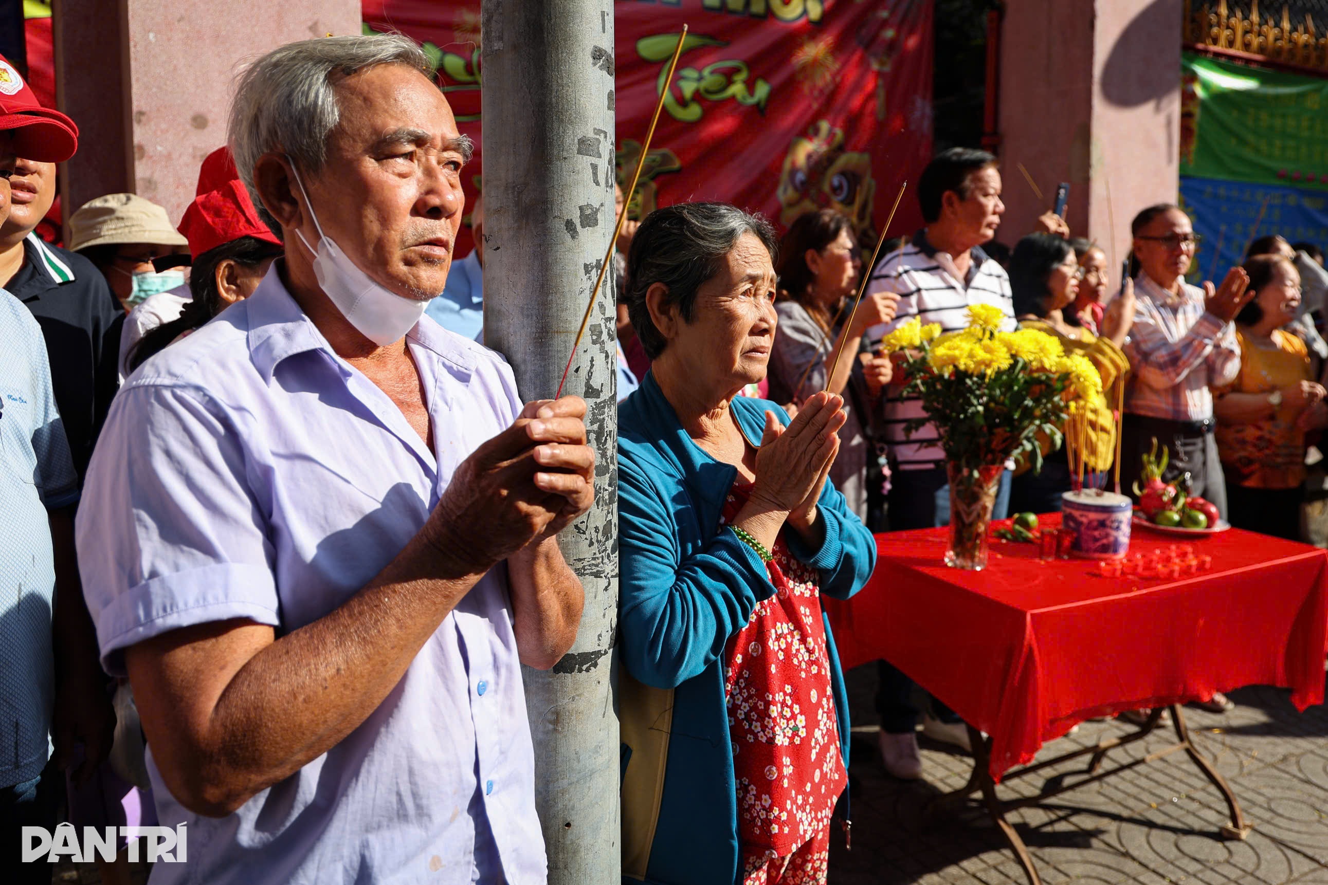 View - Hơn 700 người diễu hành tại Lễ hội Nghinh Ông Quan Thánh Đế Quân tuần du | Báo Dân trí