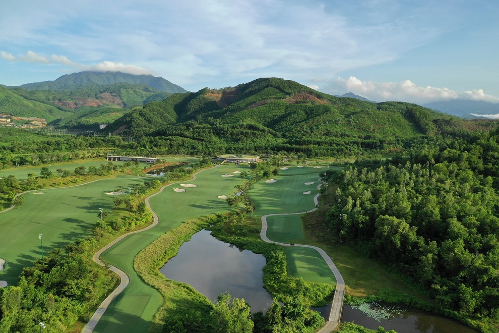 Sân golf của Sun Group lần thứ 5 liên tiếp lập cú đúp tại World Golf Awards - 2 Sân golf của Sun Group lần thứ 5 liên tiếp lập cú đúp tại World Golf Awards - 2