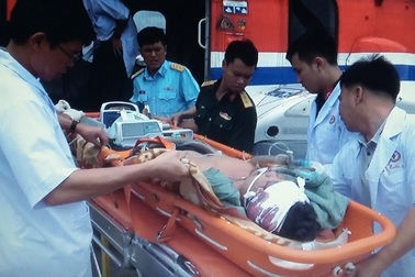 2 ngư dân gặp nạn trên biển được trực thăng ứng cứu