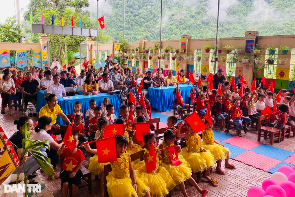Lũ ập về trong đêm, nhiều trường ở vùng cao Nghệ An chưa thể khai giảng - 3 Lũ ập về trong đêm, nhiều trường ở vùng cao Nghệ An chưa thể khai giảng - 3