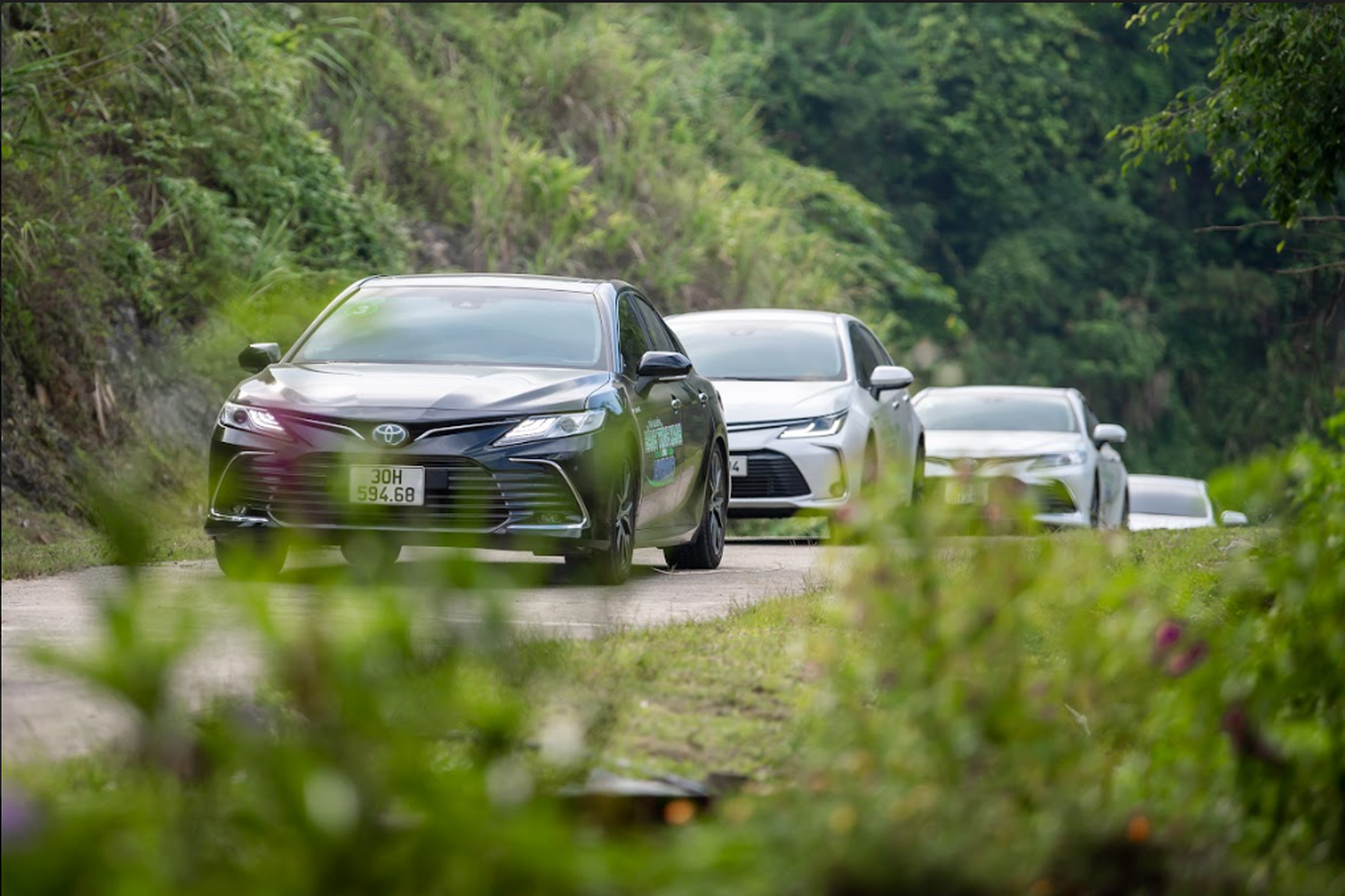 toyota camry hybrid 2024 mau sedan dang cap danh cho doanh nhan