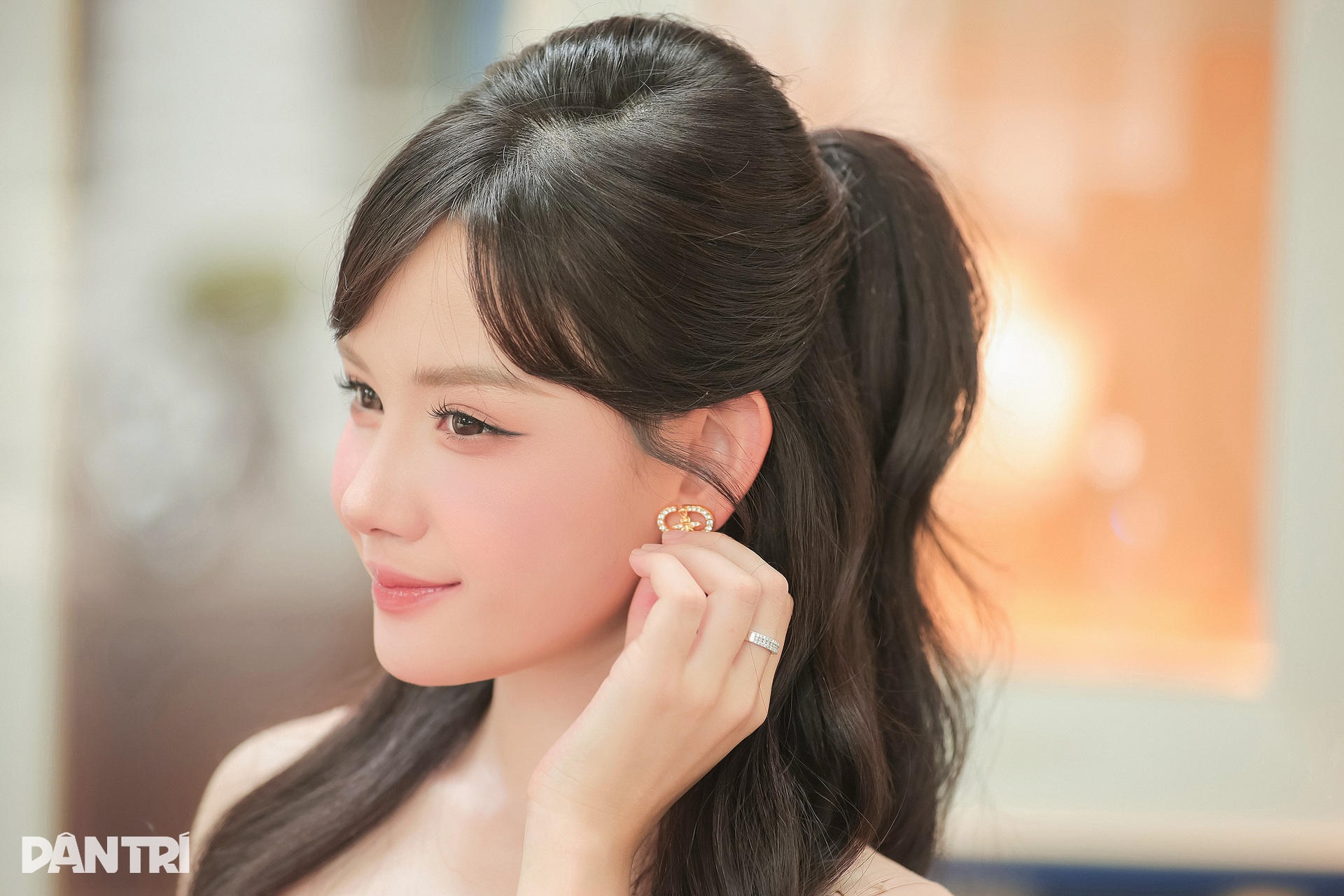Nữ chính phim VTV Phía bên kia thành phố lột xác cuốn hút ngoài đời - 5