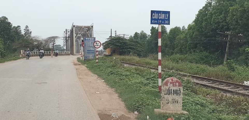 Hoá giải tạm thời nguy cơ xảy ra thảm hoạ trên cây cầu “độc nhất vô nhị” tại Bắc Giang - 1 Hoá giải tạm thời nguy cơ xảy ra thảm hoạ trên cây cầu “độc nhất vô nhị” tại Bắc Giang - 1
