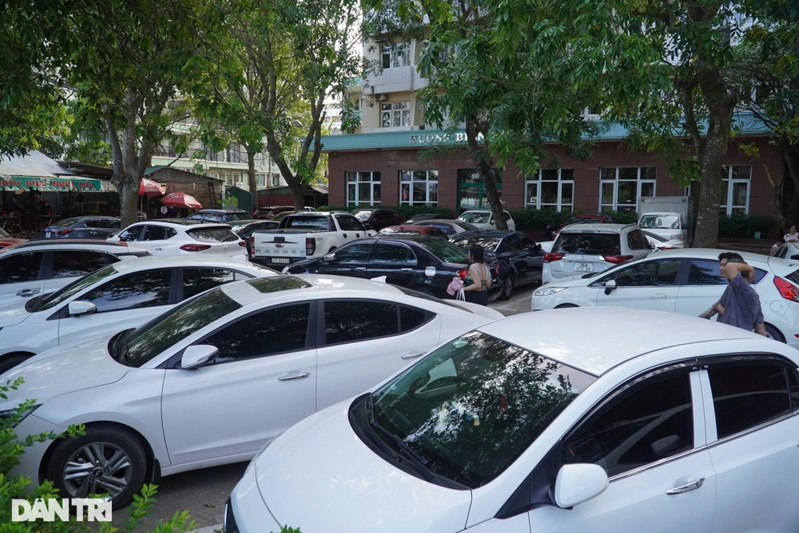 Nắng nóng, bãi biển Sầm Sơn lại ken đặc người - 13 Nắng nóng, bãi biển Sầm Sơn lại ken đặc người - 13