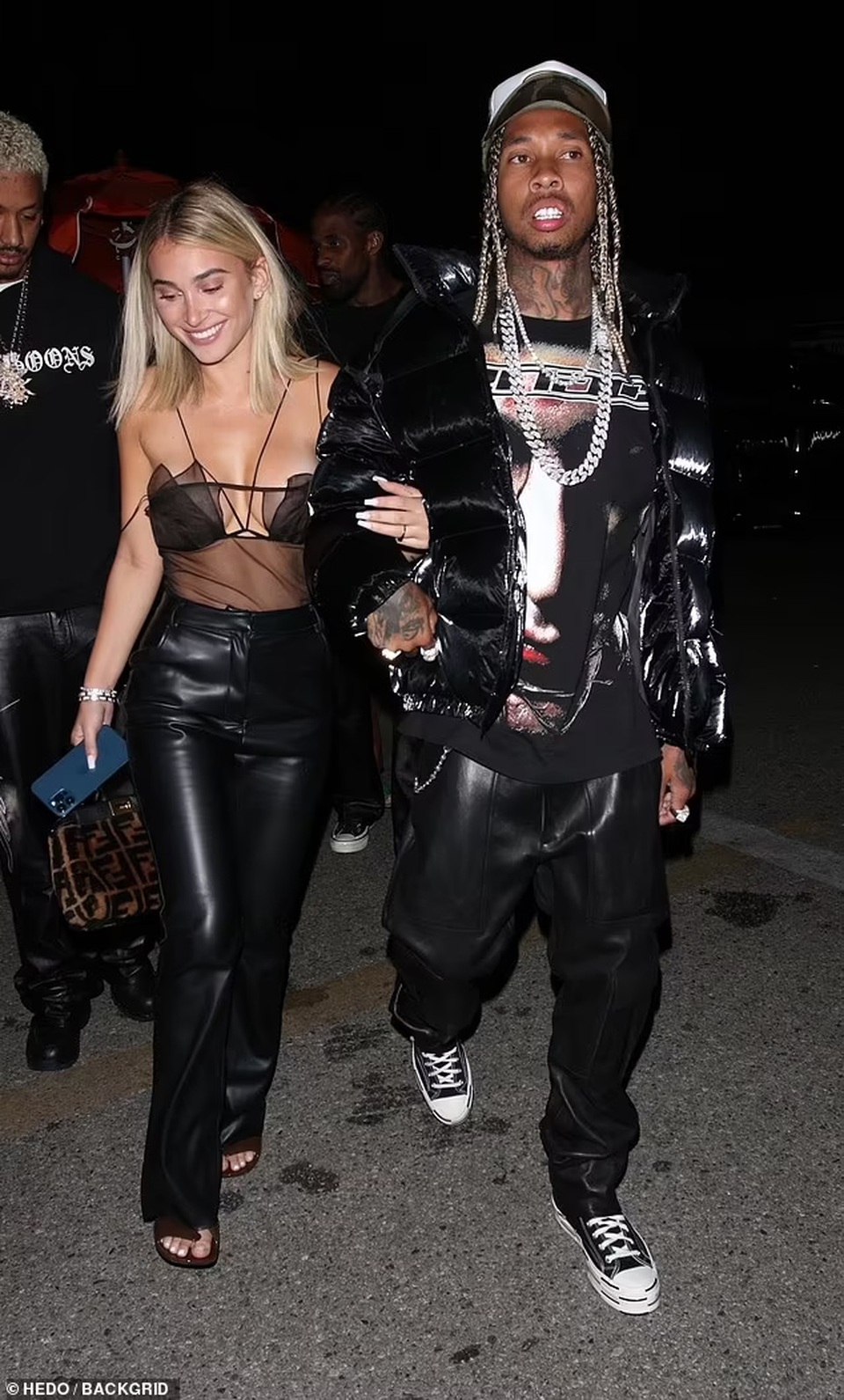 Bạn gái rapper gốc Việt Tyga liên tục mặc mát mẻ ra phố - 1 Bạn gái rapper gốc Việt Tyga liên tục mặc mát mẻ ra phố - 1