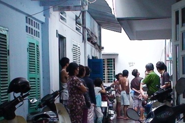 Nổ bình bơm bong bóng, 2 người thương vong