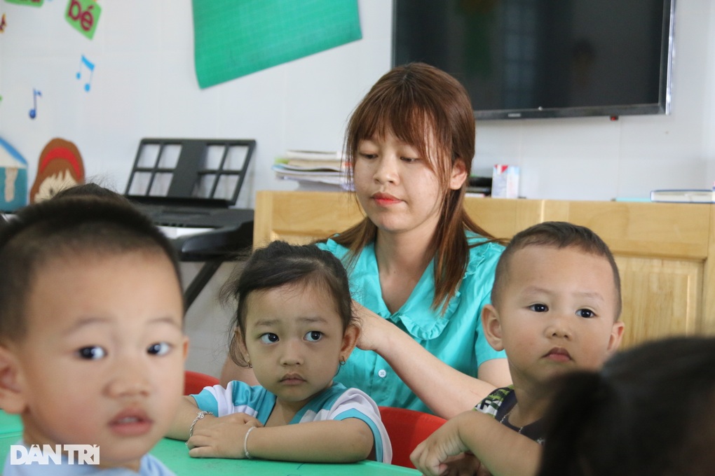Xót xa câu hỏi ngây ngô của học trò: Cô ơi, tóc cô đâu rồi? - 4 Xót xa câu hỏi ngây ngô của học trò: Cô ơi, tóc cô đâu rồi? - 4