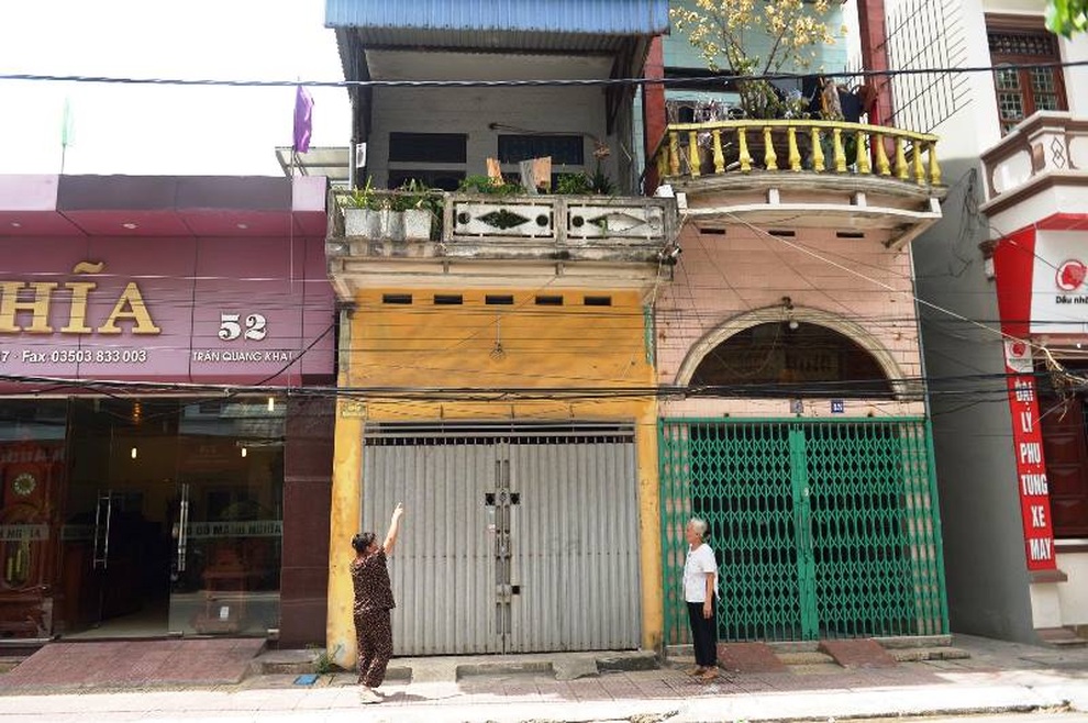 Người hùng đỡ bé gái rơi từ tầng 2: Phản xạ như người bố đỡ con! - 3 Người hùng đỡ bé gái rơi từ tầng 2: Phản xạ như người bố đỡ con! - 3
