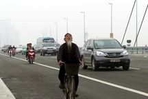 Đã xuất hiện hàng rong hai đầu cầu Nhật Tân