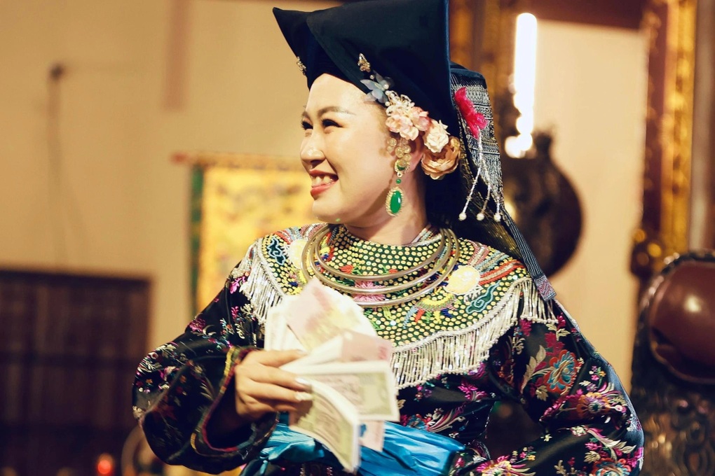 Cách cô đồng Phan Thu Trang ở TPHCM lừa 28 tỷ đồng trong 2 tháng - 1 Cách cô đồng Phan Thu Trang ở TPHCM lừa 28 tỷ đồng trong 2 tháng - 1