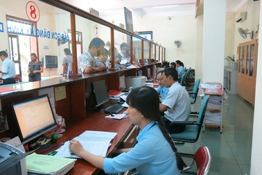 Dân chấm điểm chính quyền: Không hài lòng khi nộp tiền không phiếu thu