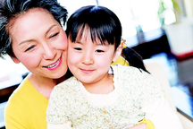 Bà nuông chiều, cháu nhiều tính xấu