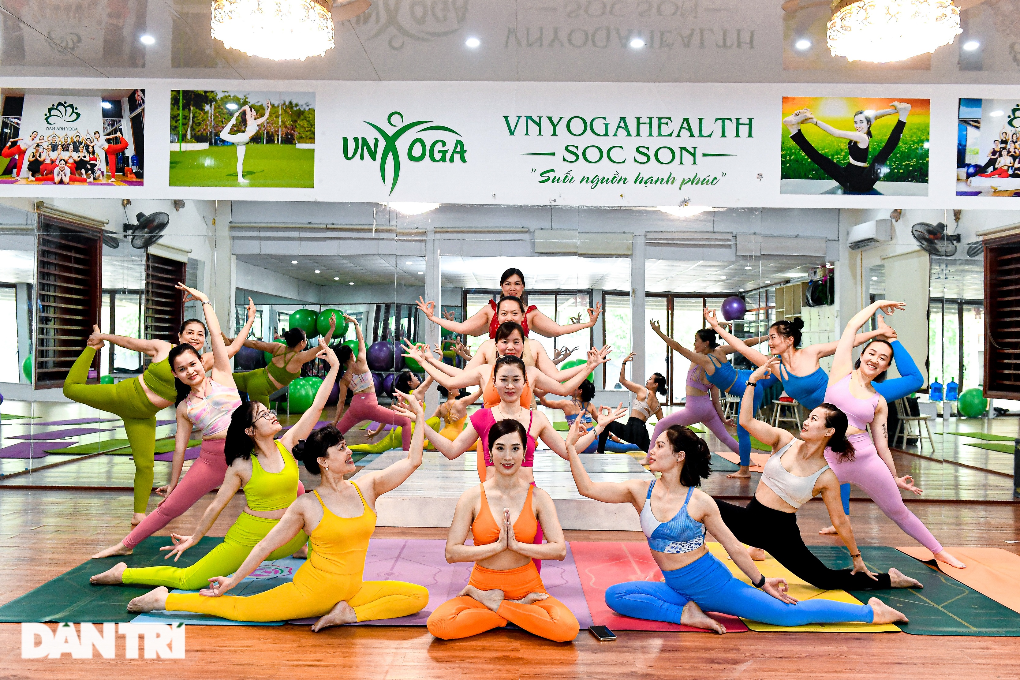 Bà mẹ 3 con Hà Nội và hành trình bất ngờ trở thành nữ hoàng yoga ở tuổi U40 - 17 Bà mẹ 3 con Hà Nội và hành trình bất ngờ trở thành nữ hoàng yoga ở tuổi U40 - 17