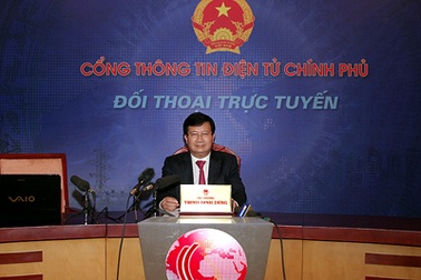 Bộ trưởng Bộ Xây dựng Trịnh Đình Dũng đối thoại trực tuyến với nhân dân