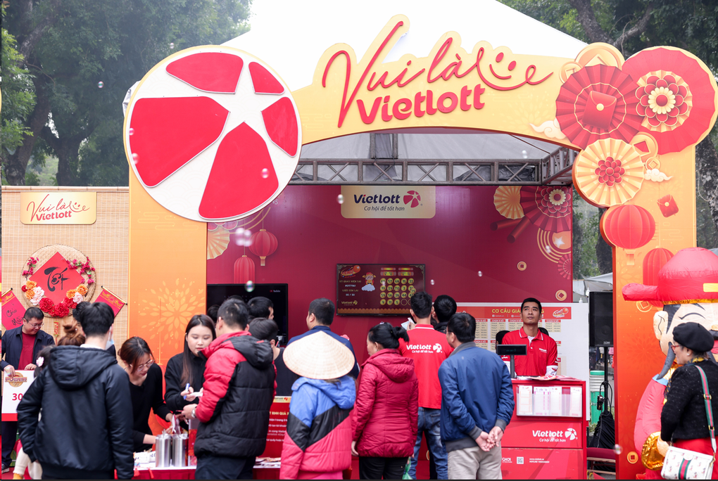 Jackpot lên cao, vé số Vietlott được mua nhiều ngày cuối năm - 1