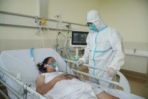 Hai bệnh viện phối hợp đỡ đẻ, đưa sản phụ mắc Covid-19 từ "cửa tử" trở về