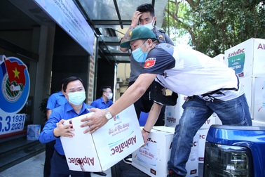 10 chuyến xe "chung tay vượt qua đại dịch" tới hỗ trợ Bắc Giang, Bắc Ninh