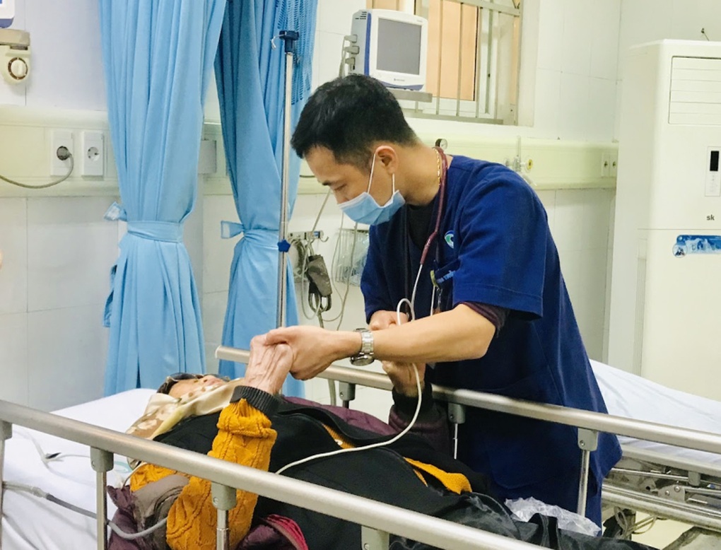 3 điều không được làm khi có người thân bị đột quỵ - 1 3 điều không được làm khi có người thân bị đột quỵ - 1