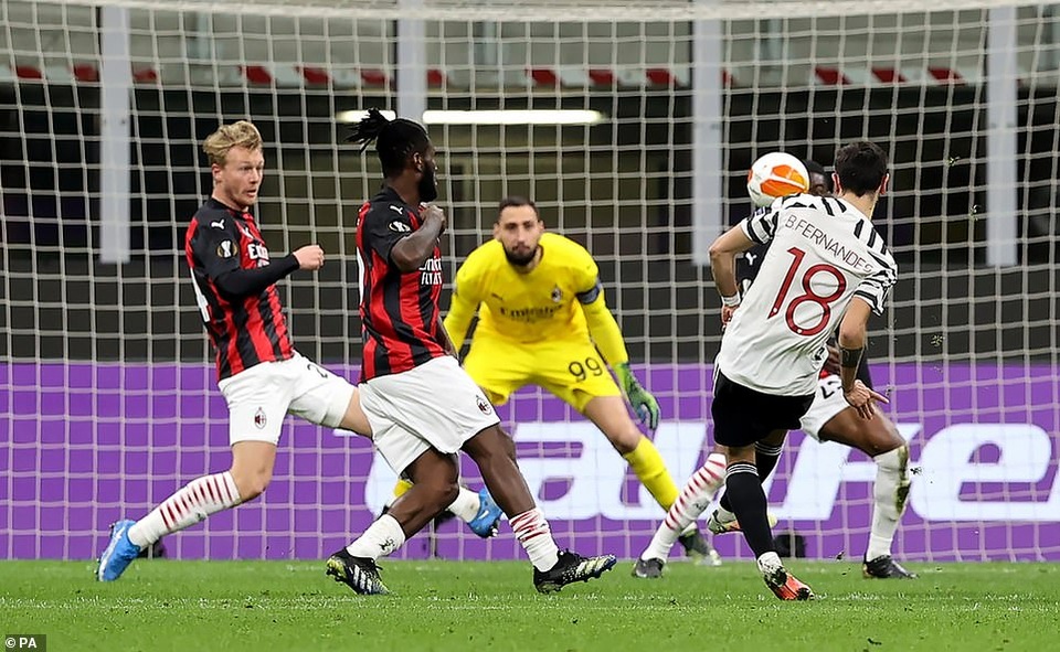 Những khoảnh khắc Man Utd khiến AC Milan ngậm ngùi chia tay Europa League - 3