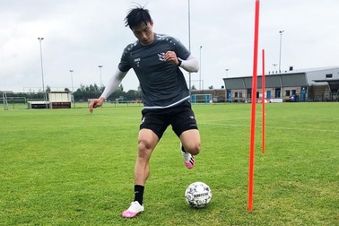 Văn Hậu tập buổi cuối với Heerenveen, chờ xác nhận tương lai