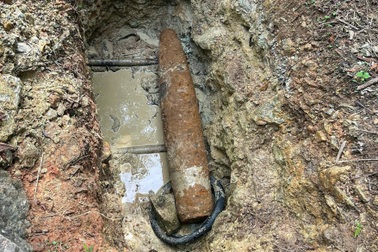 Đi trồng rừng, phát hiện quả bom nặng hơn 220kg