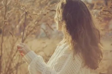 Có một kiểu con gái luôn miệng than ế nhưng lòng lại ngại yêu