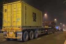 Va chạm với xe đầu kéo lúc rạng sáng, nam thanh niên tử vong tại chỗ