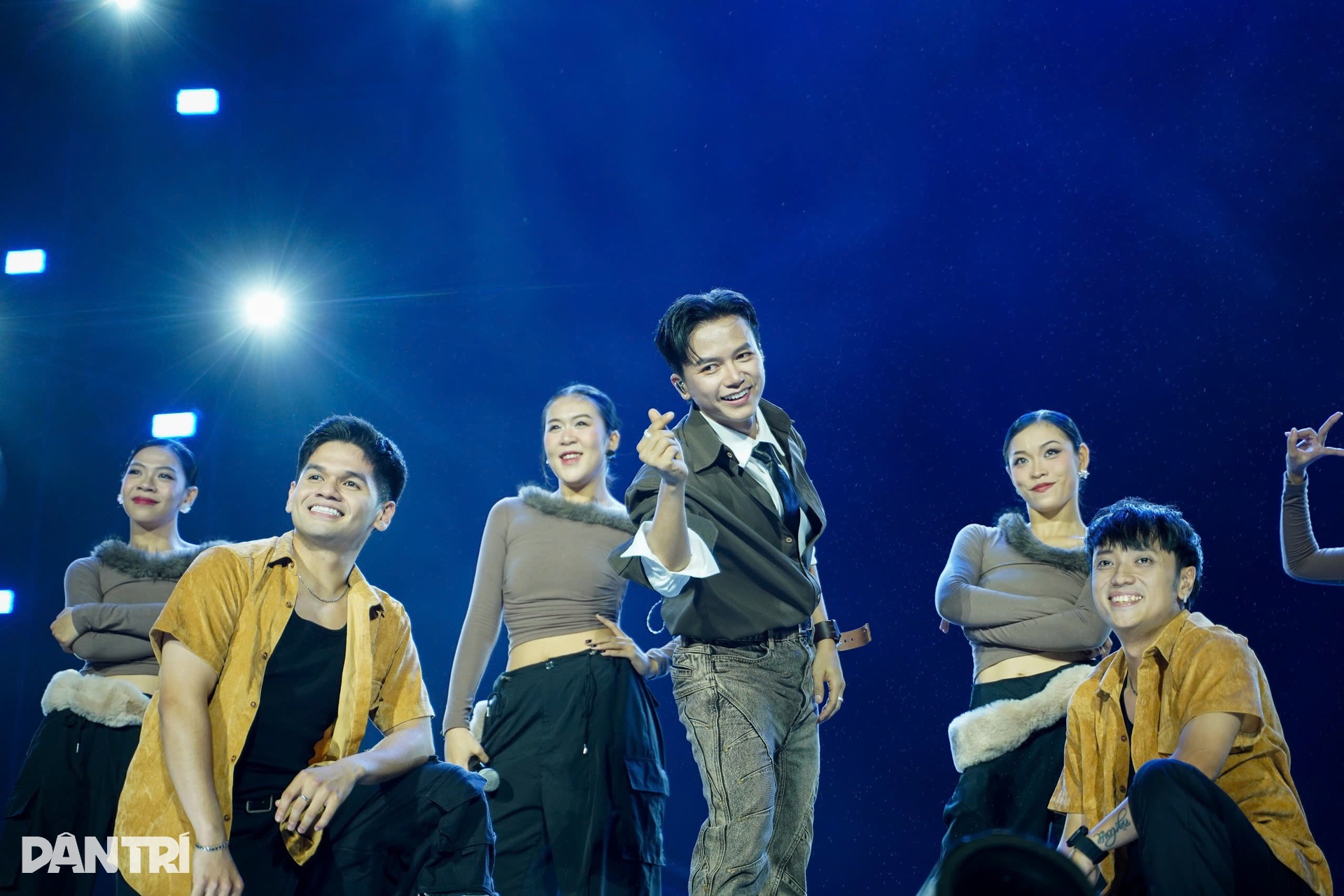 Quốc Thiên kể về tình cũ, được Hồ Ngọc Hà và Hòa Minzy ủng hộ trong concert - 7